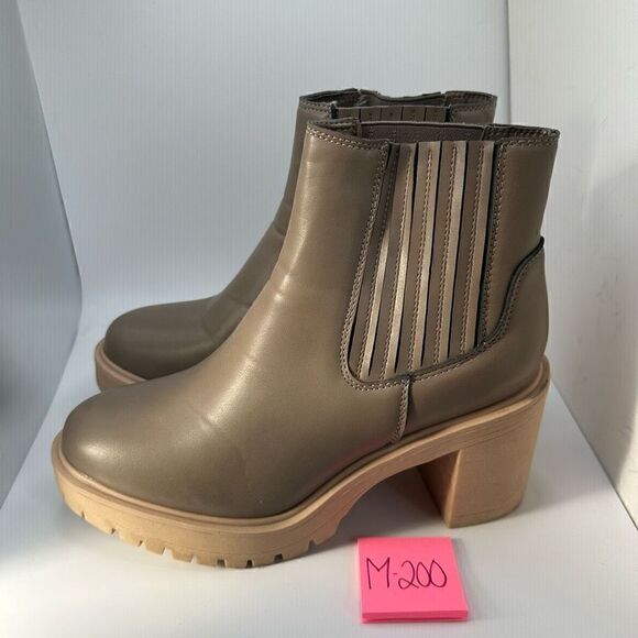 CUSHIONAIRE Women's chelsea boot +Memory Foam 9 TAUPE - Picture 3 of 8